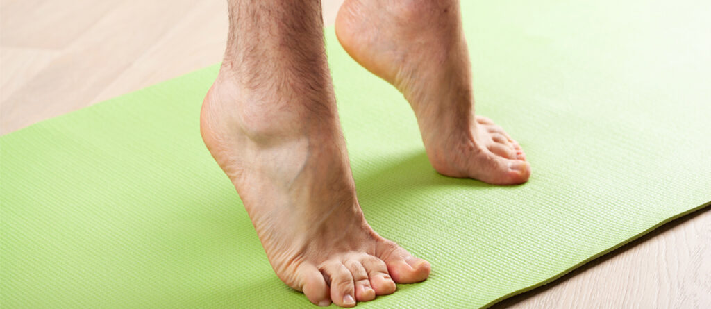Heb je platvoeten? Versterk je voeten met 4 oefeningen - Skystep